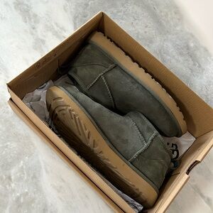UGG Classic Ultra Mini size 8